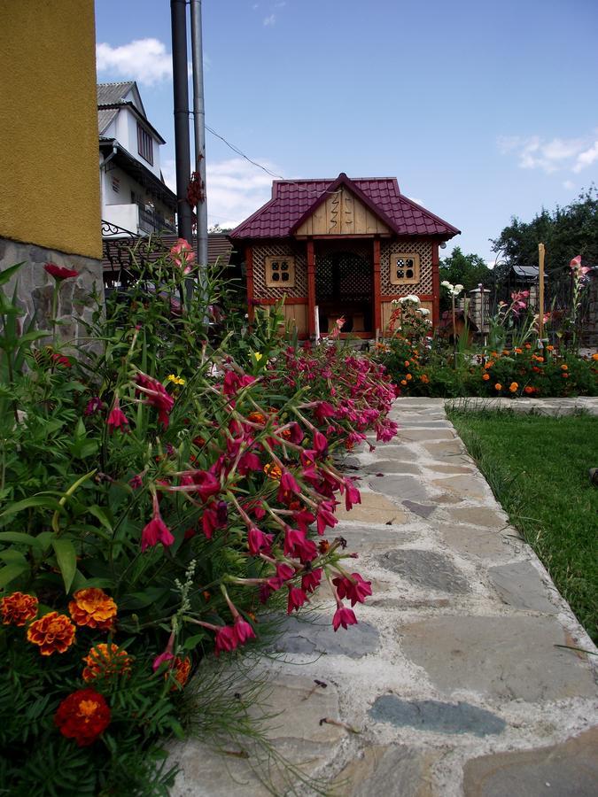 Guest House U Myrona Yaremche Bagian luar foto