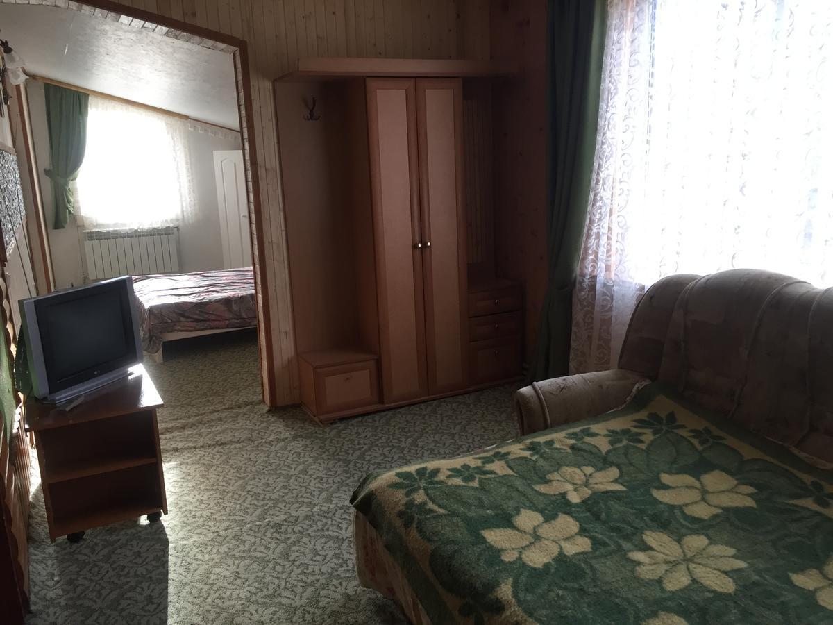 Guest House U Myrona Yaremche Bagian luar foto